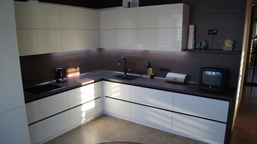 Белый кухонный гарнитур-Кухня из пластика «Модель 270»-фото1