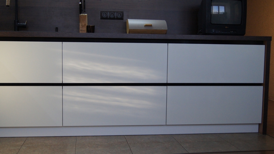 Белый кухонный гарнитур-Кухня из пластика «Модель 270»-фото6