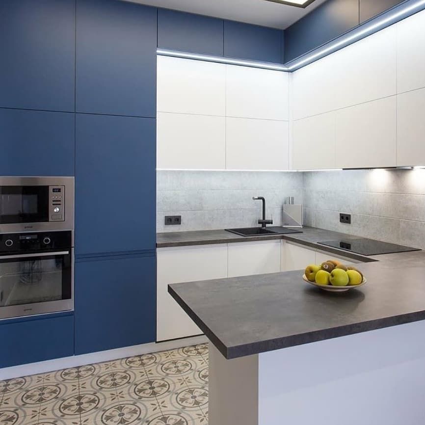 Белый кухонный гарнитур-Кухня МДФ в эмали «Модель 678»-фото3