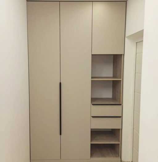 Встроенные распашные шкафы-Встроенный распашной шкаф «Модель 35»-фото3